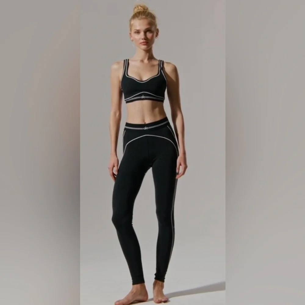 ALO Yoga NWT Airbrush High Waist Heart Throb Leggings Black White Size L